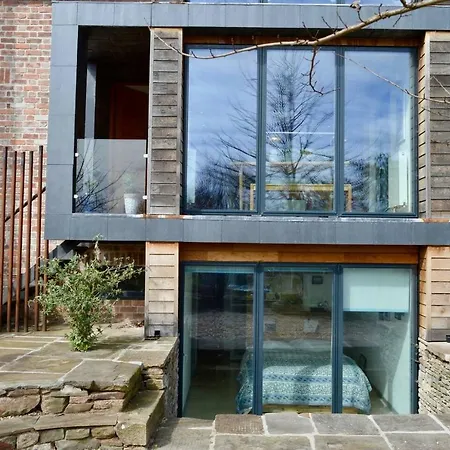 Modern & Stylish Eco Home+garden With City Views