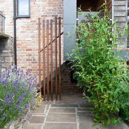 بيت للعطل Modern & Stylish Eco Home+garden With City Views *