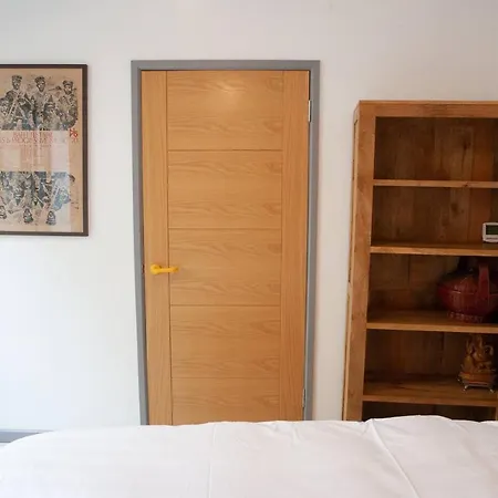 Modern & Stylish Eco Home+garden With City Views *