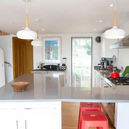Modern & Stylish Eco Home+garden With City Views * بريستول